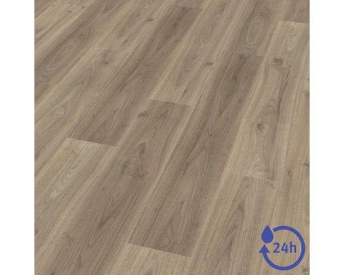 Laminatboden in Holzoptik mit natürlicher Maserung und Astlöchern sowie Symbol für 24 Stunden Wasserschutz