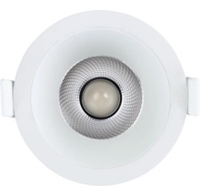 Weißer runder LED Einbaustrahler mit facettiertem Reflektor und seitlichen Montageklammern.