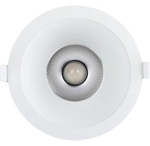 Runder LED Einbaustrahler mit weißem Gehäusering und silbernem, strukturiertem Reflektor.