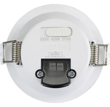 Rückseite eines LED Einbaustrahlers mit Schalter für Farbtemperatur 3000 Kelvin, 4000 Kelvin und 5700 Kelvin, Montagefedern und integriertem Treiber.