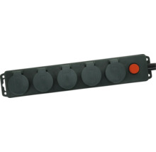 Schwarze Steckdosenleiste mit fünf Steckdosen, Klappdeckeln und beleuchtetem Ein- und Ausschalter.