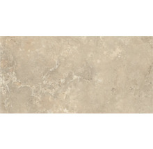 Fliese in Natursteinoptik Beige mit Travertin-Struktur.