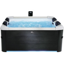MSpa Whirlpool mit Verkleidung in Holzoptik, sprudelndem Wasser, Kopfstützen und digitalem Display mit Anzeige von 38 Grad.