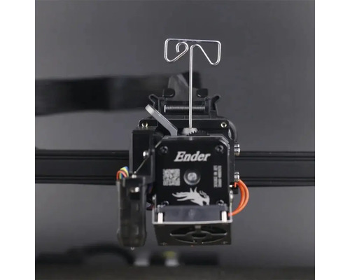 Creality Ender 3D-Drucker Extruder-Kopf mit Filamentführung und Verkabelung.