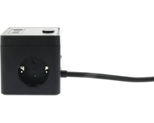 Schwarzer Steckdosenwürfel mit einer Steckdose, USB-Anschlüssen und Stromkabel.
