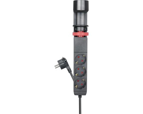 Schwarze 3-fach Steckdosenleiste mit Schutzkontaktstecker und rotem Spannrad zur Befestigung.