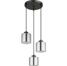 Dreiflammige Pendelleuchte mit runder schwarzer Deckenhalterung und drei zylindrischen Schirmen aus geriffeltem Glas in Chrom.