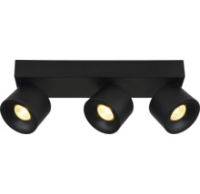 Dreiflammiger Deckenstrahler in Schwarz mit verstellbaren zylindrischen Spots und warmweißem LED-Licht.