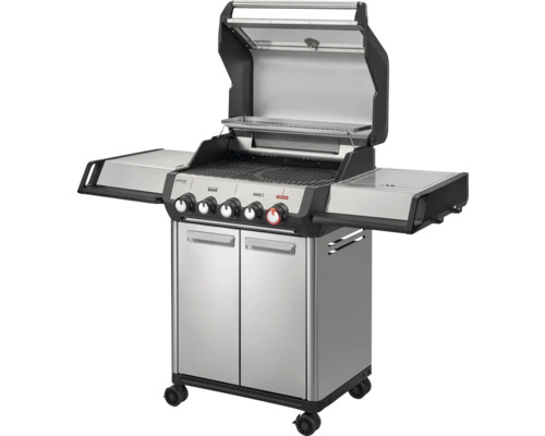 Gasgrill aus Edelstahl mit vier Brennern, offener Haube, Seitenablagen und Unterschrank auf Rollen.