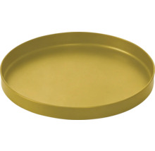 Rundes Tablett aus Metall in Gold mit flachem Boden und erhöhtem Rand.
