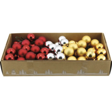 Weihnachtskugeln in Rot, Silber und Gold in einem dekorativen Karton mit Wintermotiven.