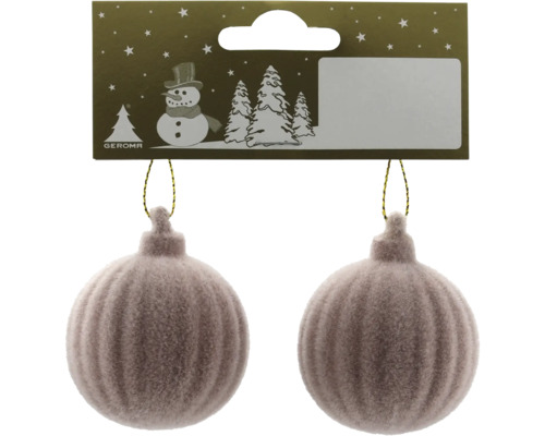 Zwei geriffelte Christbaumkugeln mit beflockter Oberfläche an einer Verpackungskarte mit Geroma Logo.