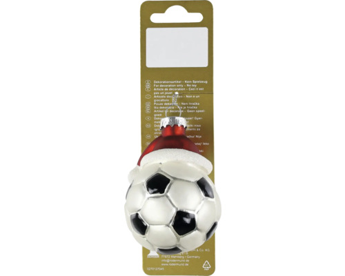 Christbaumschmuck aus Glas in Form eines Fußballs mit roter Weihnachtsmütze.