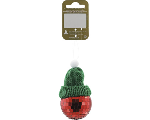 Weihnachtsanhänger rote Mosaik-Discokugel mit grüner Strickmütze und weißem Bommel.
