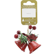 Weihnachtsdekoration zum Aufhängen mit zwei roten Glocken, roten Beeren, künstlichem Tannengrün und rot-schwarz karierter Schleife.