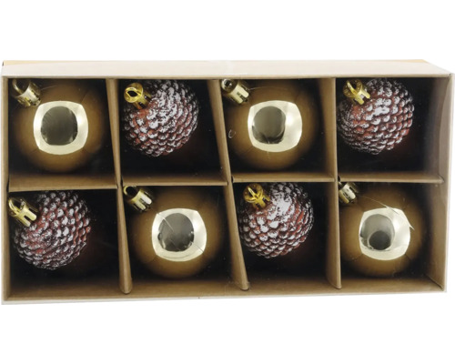 Weihnachtsbaumschmuck aus Glas im 8er-Set mit glatten braunen Kugeln mit Vertiefung und braunen Zapfen mit weißem Schneeeffekt.