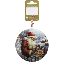 Runder Weihnachtshänger aus Pappe mit Weihnachtsmann-Motiv in einer Winterlandschaft und rot-weißer Kordel zum Aufhängen.