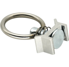 Einzelfitting mit Ring für Zurrschienen aus Metall zur Ladungssicherung.