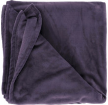 Lila Kuscheldecke aus weichem Fleece-Material, zusammengefaltet.