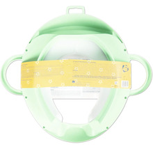 Grüner Toilettentrainer für Kinder mit seitlichen Griffen und einem Spritzschutz.
