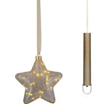 Hängende Weihnachtsdekoration in Sternform aus Glas mit warmweißen LEDs und goldenen Akzenten, batteriebetrieben.
