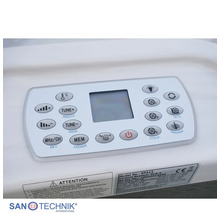 Digitales Bedienfeld für Sanotechnik Whirlpools mit Display und Tasten für Temperatur und Massagefunktionen. Sanotechnik Logo.