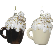 Weihnachtsbaumschmuck aus Glas, zwei Kaffeetassen in Braun und Cremeweiß mit dekorativer Schaumkrone und Perlen.