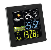 Digitale Wetterstation von TFA mit Anzeige für Innen- und Außentemperatur, Luftfeuchtigkeit, Wettervorhersage, Uhrzeit und Datum.