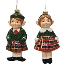 Christbaumschmuck aus Glas in Form von zwei schottischen Elfen mit Kilts und Karomuster.
