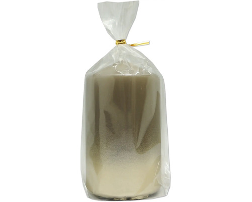 Stumpenkerze aus Wachs in transparenter Folienverpackung mit goldenem Verschlussclip, braun.