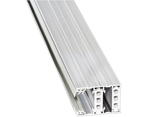 Dreiläufiges Aluminiumprofil mit gerillter Oberfläche.