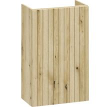 Hängeschrank aus hellem Holz mit vertikalen Rillen auf der Vorderseite.