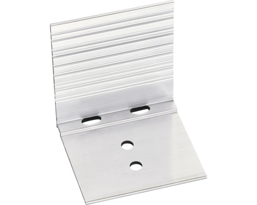 Aluminiumwinkel in L-Form mit gerippter Oberfläche und vier Befestigungslöchern.