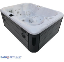 Sanotechnik Whirlpool mit Außenverkleidung in Holzoptik und zahlreichen Massagedüsen. Sanotechnik Logo.