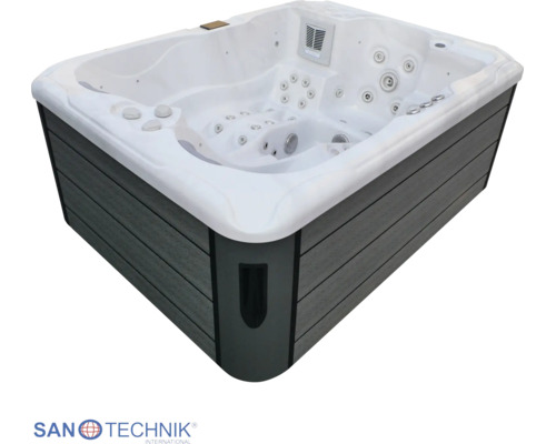 SanoTechnik Außenwhirlpool mit zahlreichen Massagedüsen und einer dunklen Außenverkleidung.