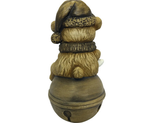 Dekofigur Bär mit Weihnachtsmütze und Schal auf einer Glocke sitzend, aus Polyresin mit Steinoptik.