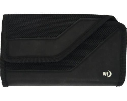 Schwarze Gürteltasche aus Nylon mit Verschlussklappe und Night Ize Logo.