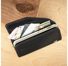 Smartphone-Gürteltasche aus robustem Textilmaterial mit Fächern für Karten und Bargeld auf Holzoberfläche.