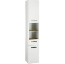 Hoher weißer Badschrank mit schwarzen Griffen, zwei offenen Regalfächern in Holzoptik, einer Schublade und zwei Türen.