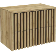 Kommode aus Holz mit einer modernen Front aus vertikalen Holzlamellen.