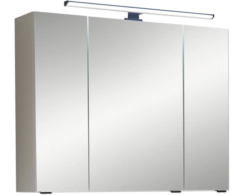 Dreitüriger Badezimmer-Spiegelschrank mit integrierter LED-Aufsatzleuchte.