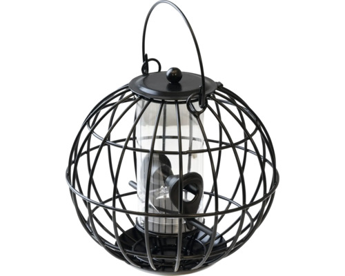 Schwarzer Vogelfutterspender mit kugelförmigem Schutzkorb aus Metall und transparentem Futtersilo zum Aufhängen.