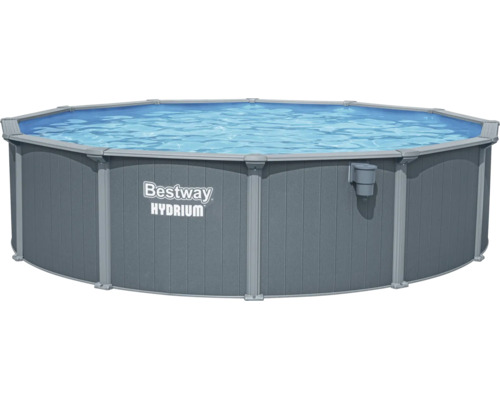 Bestway Hydrium Stahlwandpool, runder Aufstellpool mit Außenwand in Paneel-Optik und integriertem Skimmer, mit Wasser gefüllt.