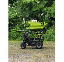 Zipper Elektro-Dumper mit Scherenhub, beladen mit Holz, akkubetrieben auf Schotterboden.