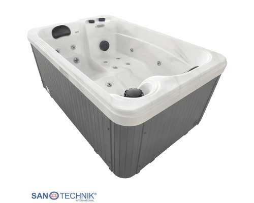 Rechteckiger Whirlpool mit weißer Innenseite, grauer Außenverkleidung, Kopfstützen und Massagedüsen. SanTechnik International Logo.