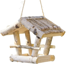 Rustikales Vogelhaus aus Birkenholz zum Aufhängen mit Satteldach.