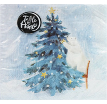 Table at Home Papierservietten mit winterlichem Motiv: Ein Eisbär schmückt einen Weihnachtsbaum im Schnee.
