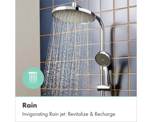 Hansgrohe Duschsystem aus Chrom mit runder Regenbrause und Handbrause an gefliester Wand, Strahlart Rain.