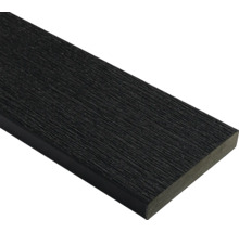 Terrassendiele aus Wood-Plastic-Composite mit Holzstruktur