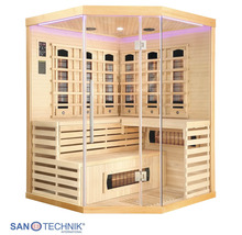 Sanotechnik Infrarotkabine Eckmodell aus hellem Holz mit Glasfront, Sitzbänken und Infrarotstrahlern. Sanotechnik Logo.